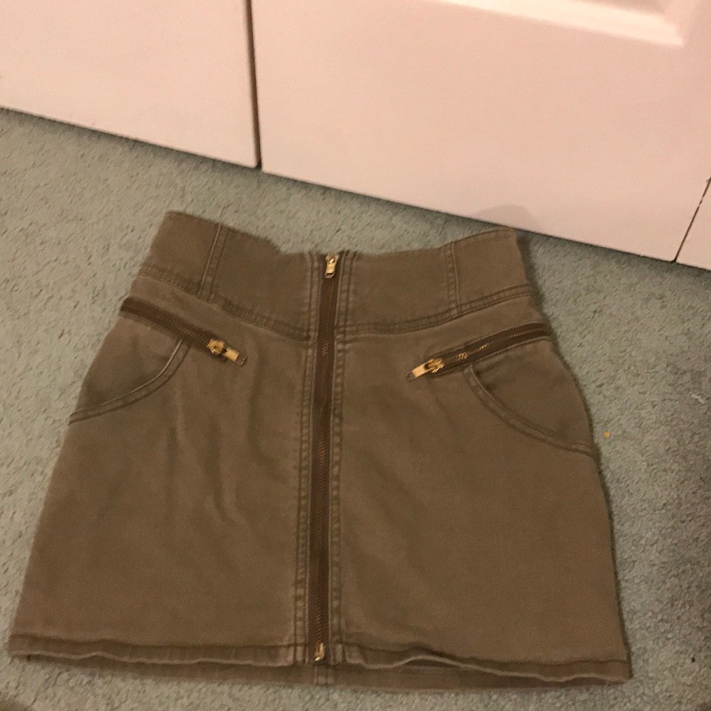 H&M camo colored skirt